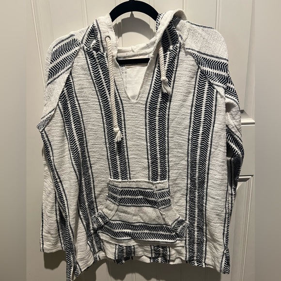 Ocean Drive V-Neck White and Black Sweater - Picture 2 of 11